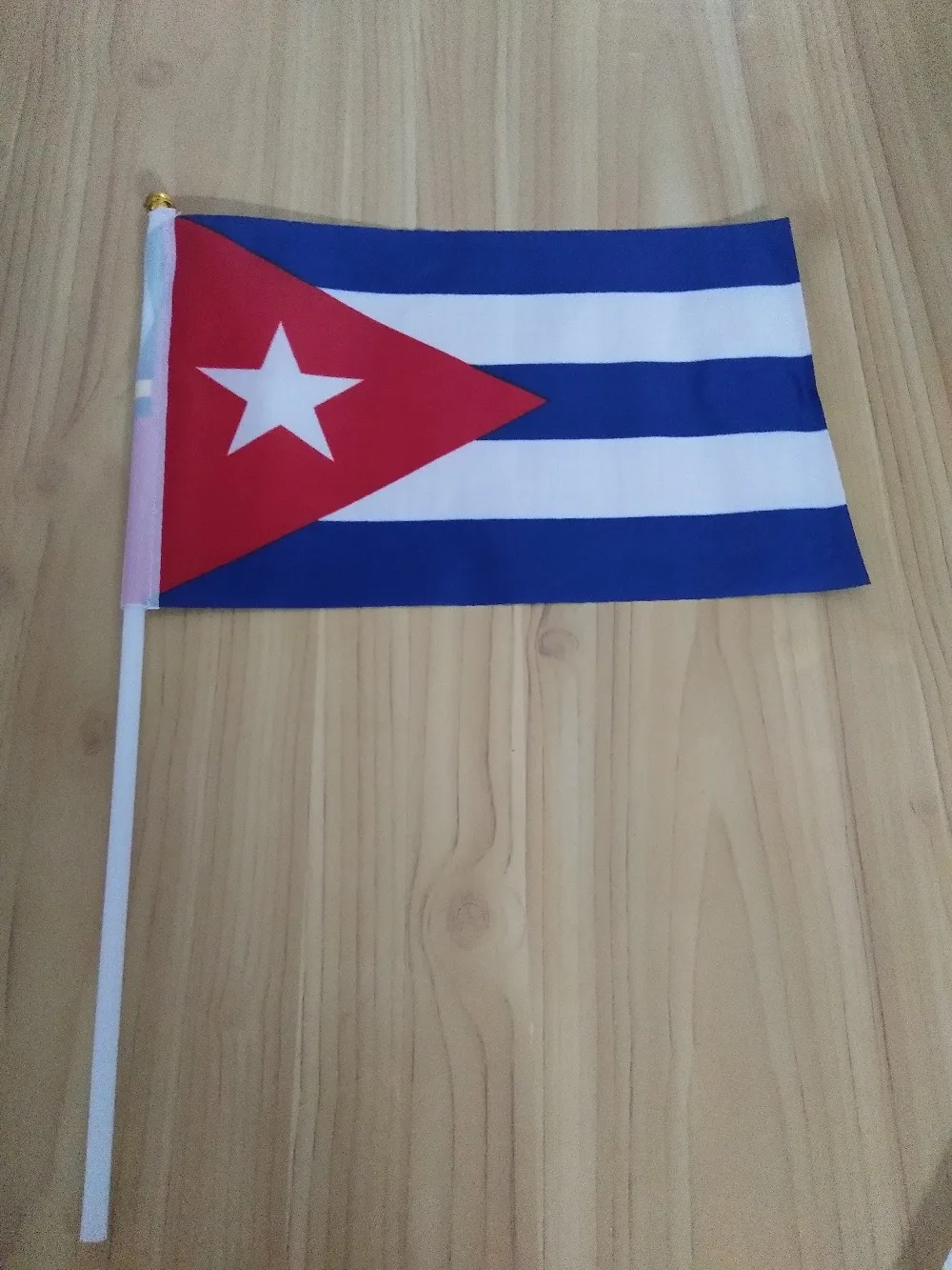 Hot sell 50pcs/lot 14 x 21 cm hand waving Small size CUBA flag wholesale CUBA SMALL Flag
Hot sell 50pcs/lot 14 x 21 cm hand waving Small size CUBA flag wholesale CUBA SMALL Flag