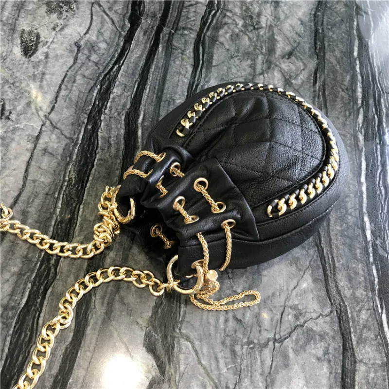 Mini Lingge Bucket Bag Female 2019 New Wild Chain Drawstring Handbag Slung Shoulder Bag
Mini Lingge Bucket Bag Female 2019 New Wild Chain Drawstring Handbag Slung Shoulder Bag