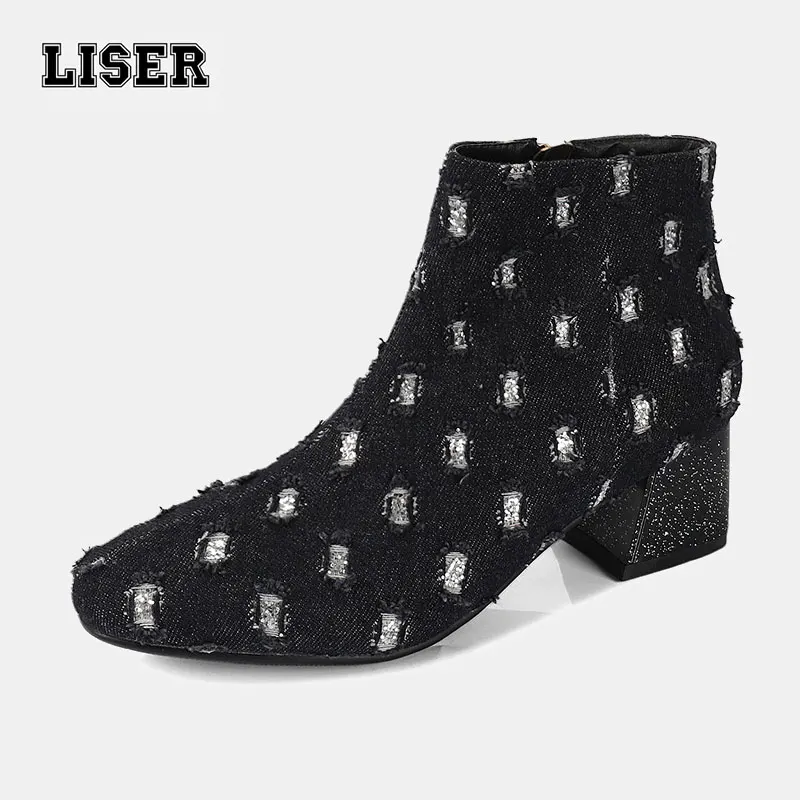 2019 fashion ladies ankle boots flock upper designer black brown glitter hoof heels cute zipper women's casual booties size 43
2019 fashion ladies ankle boots flock upper designer black brown glitter hoof heels cute zipper women's casual booties size 43