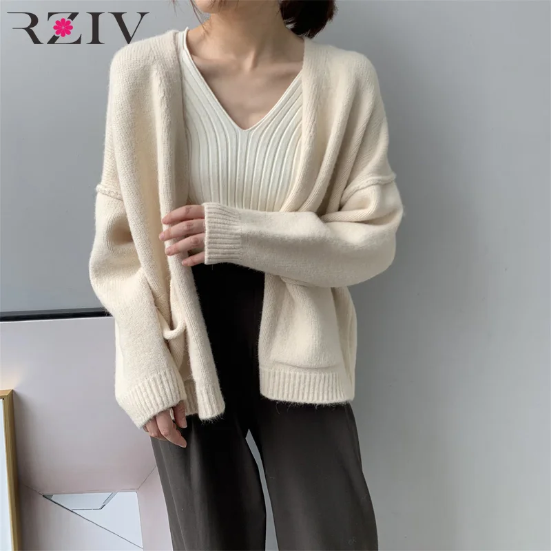 RZIV Autumn and winter female solid color pocket decoration casual sweater cardigan sweater
RZIV Autumn and winter female solid color pocket decoration casual sweater cardigan sweater