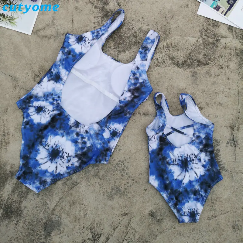 Family Matching Swimwear Floral Print Beachwear One Piece Mommy and me swimsuit swimming trunks for kids Girls Women Family Set (22)