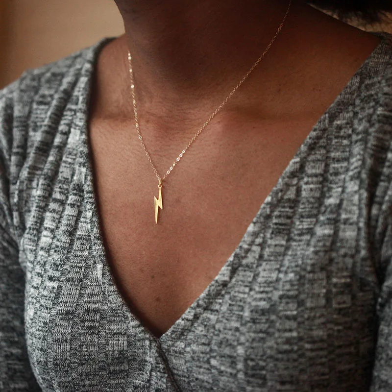 Seaside Resort Beach Jewelry Retro Lightning Bolt Strike Charm Necklace For Women Vintage Gold Chain Choker Necklaces Gift Kolye
Seaside Resort Beach Jewelry Retro Lightning Bolt Strike Charm Necklace For Women Vintage Gold Chain Choker Necklaces Gift Kolye