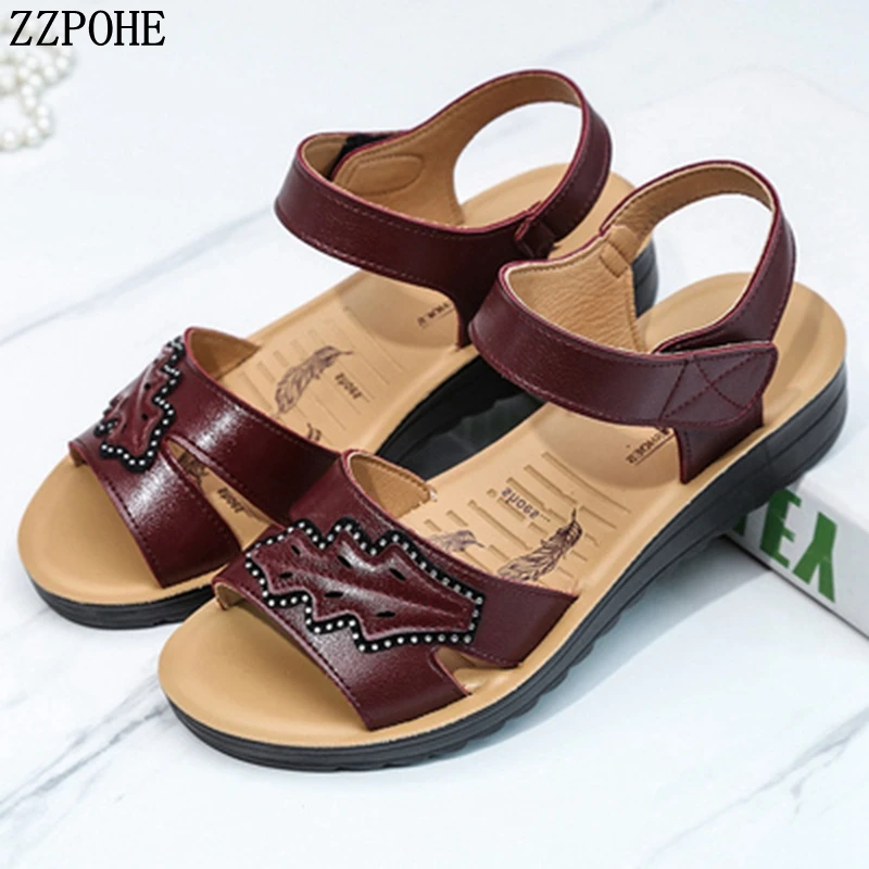 ZZPOHE 2019 Summer Leather Women Sandals Soft Bottom Mother Sandals Ladies Fashion Peep Toe Casual Flat Sandals Female Shoes
ZZPOHE 2019 Summer Leather Women Sandals Soft Bottom Mother Sandals Ladies Fashion Peep Toe Casual Flat Sandals Female Shoes