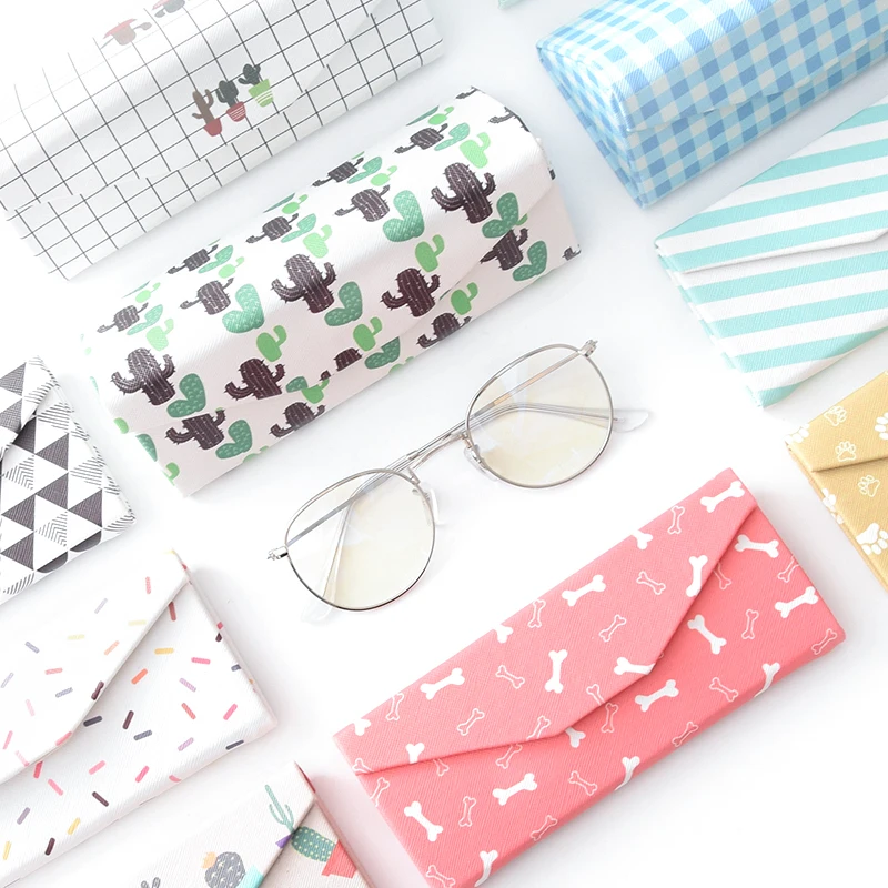 Folding glasses case female Korea small fresh glasses box cute simple portable student glasses cases
Folding glasses case female Korea small fresh glasses box cute simple portable student glasses cases