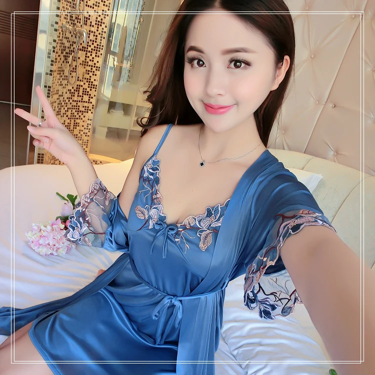 Sexy Women Pajamas Fashion Embroidery Sleepwear Female Sexy Elegant Women Pyjamas Ice Silk Pajamas HIgh Quality Women Pijama
Sexy Women Pajamas Fashion Embroidery Sleepwear Female Sexy Elegant Women Pyjamas Ice Silk Pajamas HIgh Quality Women Pijama