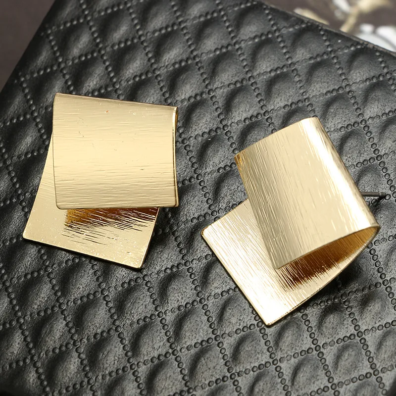 2018 Creative Fashion Gold Color Geometric Irregular Square Metal Pendant Earrings Women Personality Metal Drop Earring Jewelry
2018 Creative Fashion Gold Color Geometric Irregular Square Metal Pendant Earrings Women Personality Metal Drop Earring Jewelry