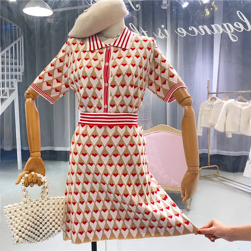 2019 Summer Knitted 2 Piece Set Single Breasted Cardigan Sweater Top+A-Line Skirt Suit Women Cute Love Pattern Crochet Suit Set
2019 Summer Knitted 2 Piece Set Single Breasted Cardigan Sweater Top+A-Line Skirt Suit Women Cute Love Pattern Crochet Suit Set