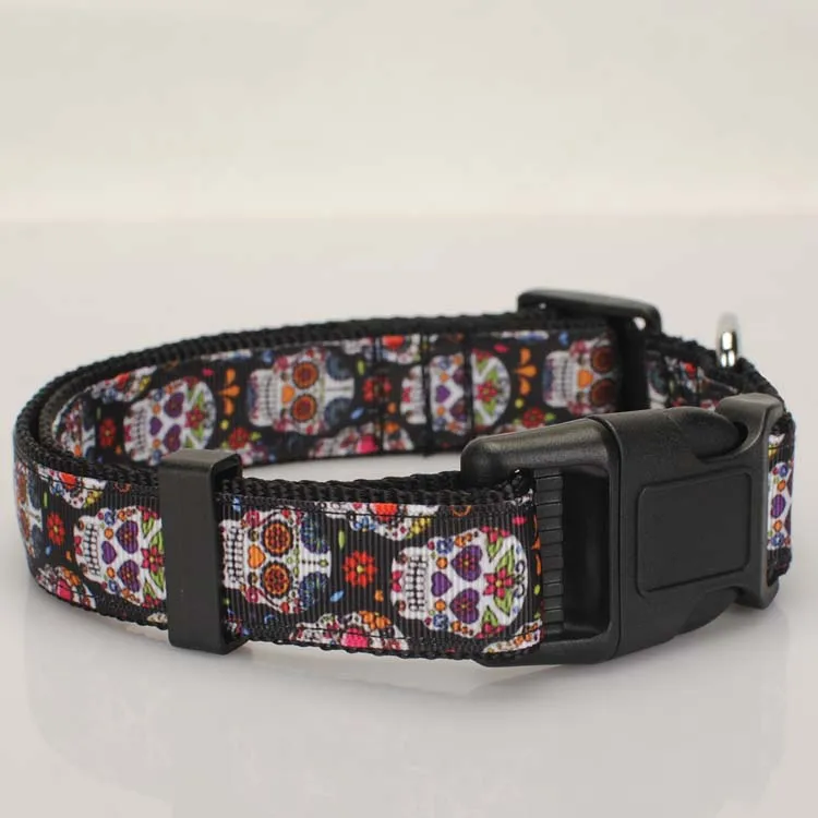1"25mm Tattoo Skulls Dog Collar,dog leash,safety belt ,1 inch black Sugar Skulls Dog Collar 2 size avaiable
1"25mm Tattoo Skulls Dog Collar,dog leash,safety belt ,1 inch black Sugar Skulls Dog Collar 2 size avaiable