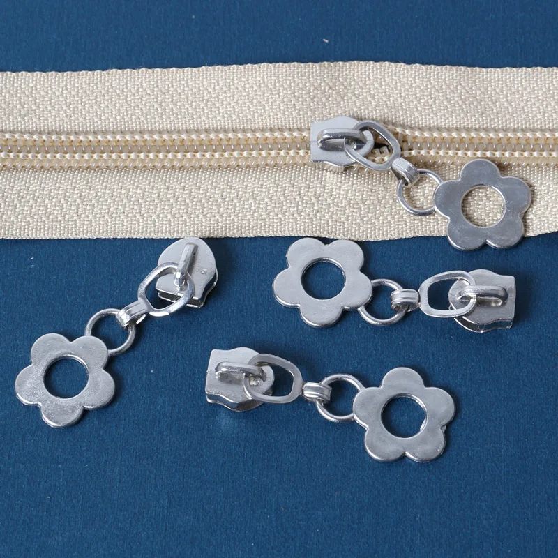 10pcs 5# Nylon Zipper Slider Plating Metal Flower Zipper Puller Repair Kits Coat Wallet Suitcase Accessories Tailor Tool
10pcs 5# Nylon Zipper Slider Plating Metal Flower Zipper Puller Repair Kits Coat Wallet Suitcase Accessories Tailor Tool