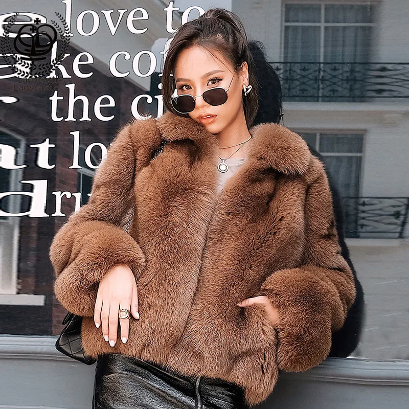 2018 New Real Fox Fur Coat Fur Natural Women Overcoat Winter Real Fox Fur Jacket Genuine Lapel Collar Short Coat Fashion FC-051
2018 New Real Fox Fur Coat Fur Natural Women Overcoat Winter Real Fox Fur Jacket Genuine Lapel Collar Short Coat Fashion FC-051