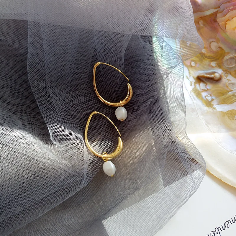 Baroque Irregular Imitation Pearl Earrings for Women Gold Color Circle Water Drop Earrings Fashion Statement Brincos 2019
Baroque Irregular Imitation Pearl Earrings for Women Gold Color Circle Water Drop Earrings Fashion Statement Brincos 2019