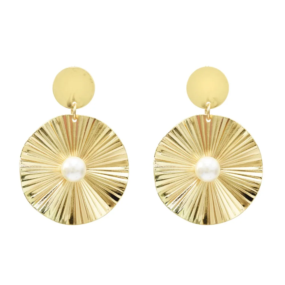 New Girl Elegant Brincos Silver Gold Metal Pearl Dangle Drop Earrings for Women Bridal Wedding Party Jewelry Gift oorbellen
New Girl Elegant Brincos Silver Gold Metal Pearl Dangle Drop Earrings for Women Bridal Wedding Party Jewelry Gift oorbellen