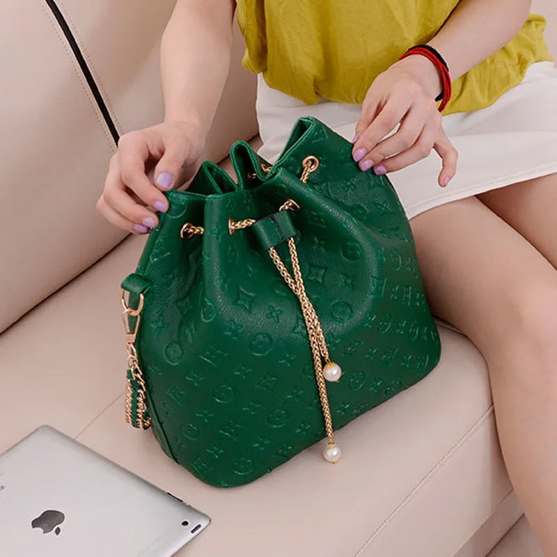 Brand Fashion bucket women's bag fashion embossed handbags pearl Ladies Shopping shoulder bag chain shoulder diagonal package
Brand Fashion bucket women's bag fashion embossed handbags pearl Ladies Shopping shoulder bag chain shoulder diagonal package