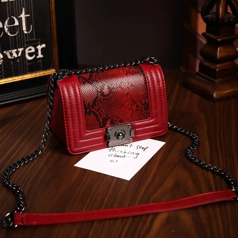 Bolsa Feminina 2019 Fashion Brand New Women Messenger Bags Luxury Designer Chain Shoulder Bag Party Evening Bag Sac A Main Femme
Bolsa Feminina 2019 Fashion Brand New Women Messenger Bags Luxury Designer Chain Shoulder Bag Party Evening Bag Sac A Main Femme