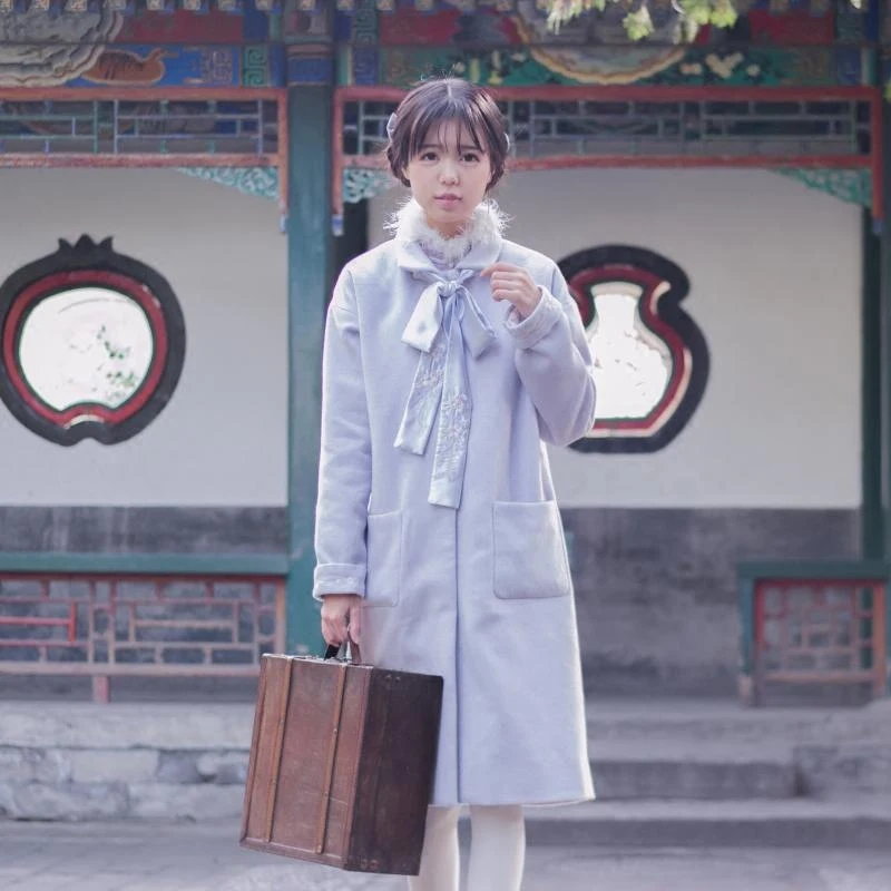 "XiangRuGu" Old Flavor Vintage Women's Long Wool Coat Trench Flower Embroidery Winter Outwear Chinese Style
"XiangRuGu" Old Flavor Vintage Women's Long Wool Coat Trench Flower Embroidery Winter Outwear Chinese Style