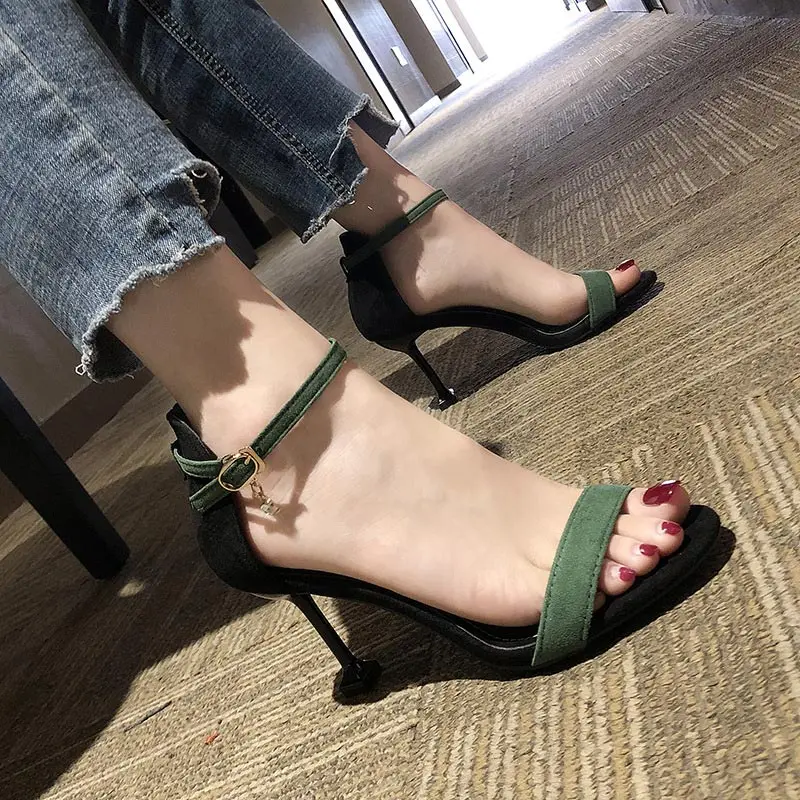 Shoes woman 2019 new fashion word buckled women shoes high heels female shoe fine heel wimen shoes pumps women zapatos de mujer
Shoes woman 2019 new fashion word buckled women shoes high heels female shoe fine heel wimen shoes pumps women zapatos de mujer