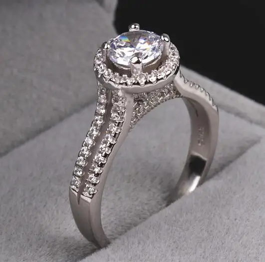 choucong Luxury Jewelry Round Cut 925 Sterling Silver 5A White Clear CZ Zirconia Wedding Women Engagement Band Crown Ring Sz5-10
choucong Luxury Jewelry Round Cut 925 Sterling Silver 5A White Clear CZ Zirconia Wedding Women Engagement Band Crown Ring Sz5-10