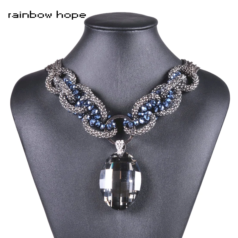 2017 new arrived vintage big round crystal pendant women neckalces punk maxi chain choker necklace for women fashion jewelry
2017 new arrived vintage big round crystal pendant women neckalces punk maxi chain choker necklace for women fashion jewelry
