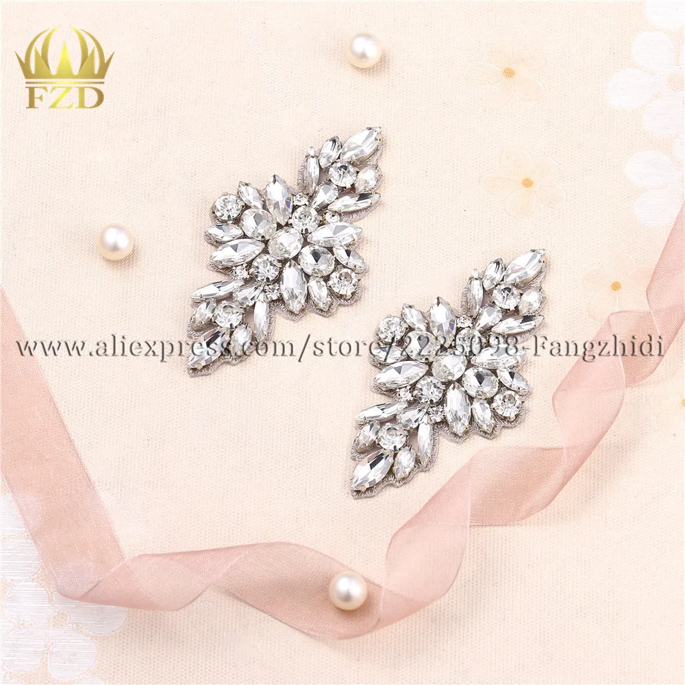 FZD 1 Pair Hot Fix Iron on beaded bridal belt Rhinestone Appliqued and Trimming for Shoes Decoritive Patch Sticker Shoe-buckie
FZD 1 Pair Hot Fix Iron on beaded bridal belt Rhinestone Appliqued and Trimming for Shoes Decoritive Patch Sticker Shoe-buckie