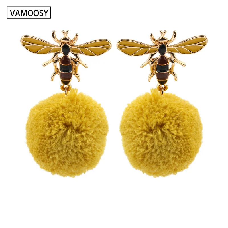 2018 Fashion Korean Jewelry Enamel Bee Earrings Dangling Hanging Plush Fur Pompom Ball Earrings for Women Ladies Girls Party
2018 Fashion Korean Jewelry Enamel Bee Earrings Dangling Hanging Plush Fur Pompom Ball Earrings for Women Ladies Girls Party
