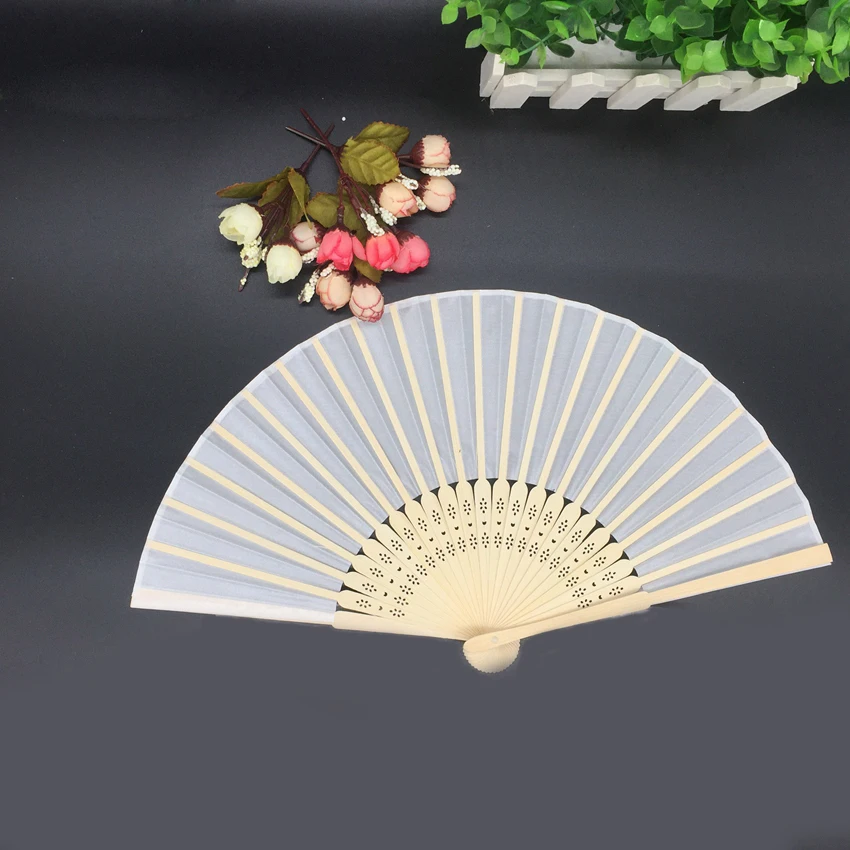 100pcs Wedding Personalized Silk Fan Folding Party Favors Cloth Hand Fan White +Customized Printing+ Organza Gift Bag / Box
100pcs Wedding Personalized Silk Fan Folding Party Favors Cloth Hand Fan White +Customized Printing+ Organza Gift Bag / Box