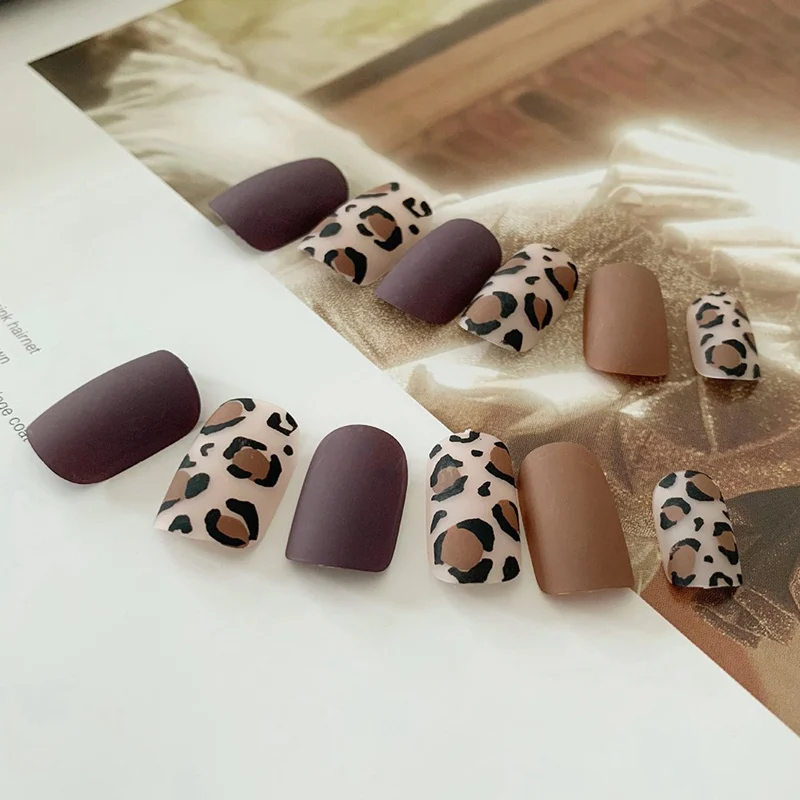 

24pcs/Set European Matte False Nails Pre-Design Multi-Color Full Finished Leopard Full Nail Tips Artificial Fake Nails with Glue