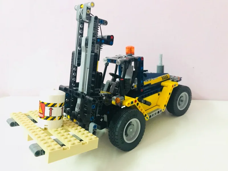 Technic Series the Engineering Forklift City Truck Assemblage Toy Building Blocks Bricks Boy Toys
Technic Series the Engineering Forklift City Truck Assemblage Toy Building Blocks Bricks Boy Toys