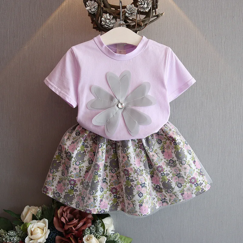 GHFTTY Flowers short sleeve T-shirt small female children's clothing suits joker + broken flower skirt 2pcs outfit kids clothing
GHFTTY Flowers short sleeve T-shirt small female children's clothing suits joker + broken flower skirt 2pcs outfit kids clothing