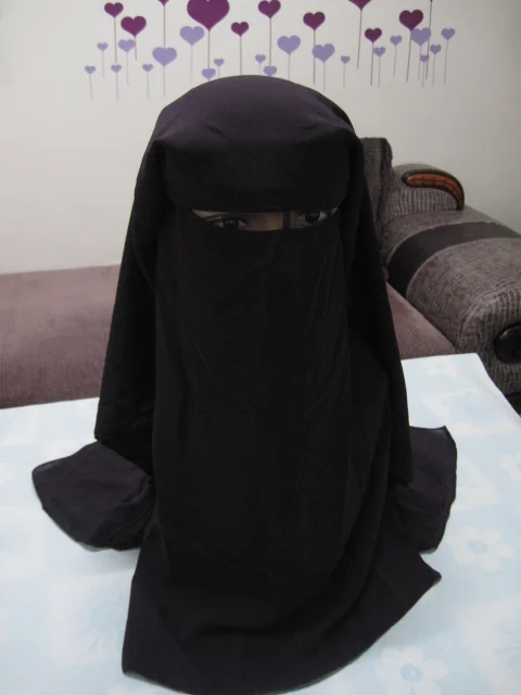 H1023 latest 3 layers muslim niqab,islamic hijab,fast delivery,can order only black
H1023 latest 3 layers muslim niqab,islamic hijab,fast delivery,can order only black
