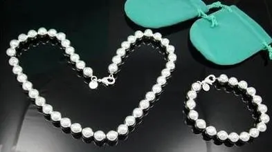 Wholesale fashion jewelry Set, 925 Silver Necklace and Bracelet . Nice Jewelry. Good Quality S67
Wholesale fashion jewelry Set, 925 Silver Necklace and Bracelet . Nice Jewelry. Good Quality S67