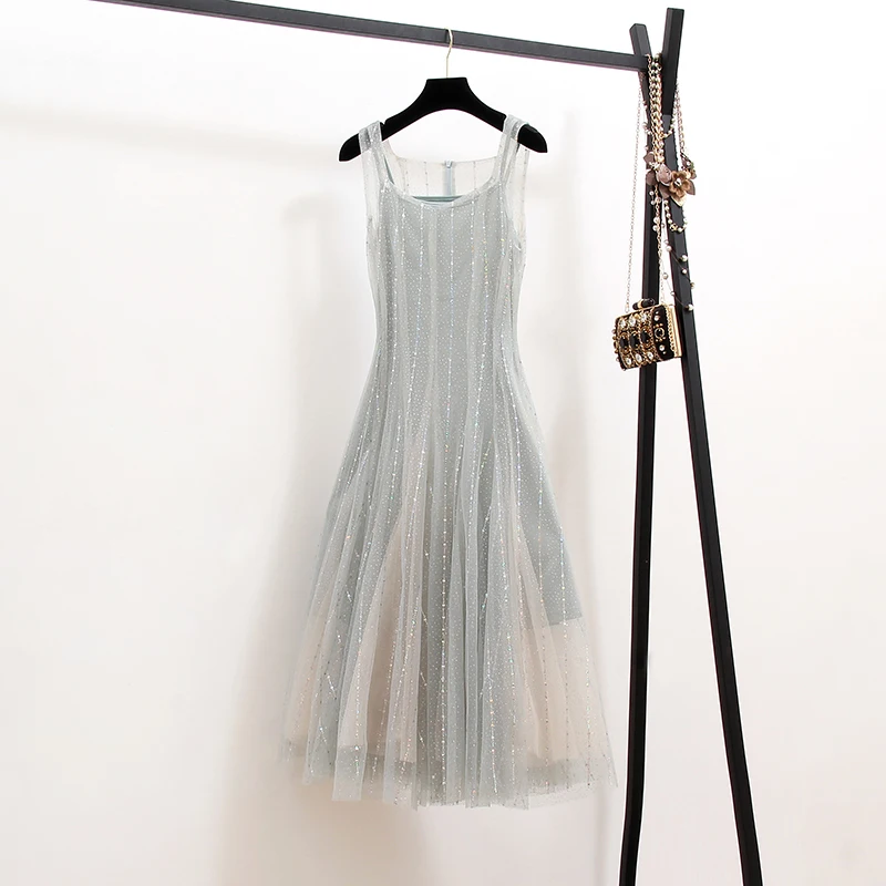 New 2019 temperament of restoring ancient ways is sleeveless with shoulder straps of fairy long veil
New 2019 temperament of restoring ancient ways is sleeveless with shoulder straps of fairy long veil