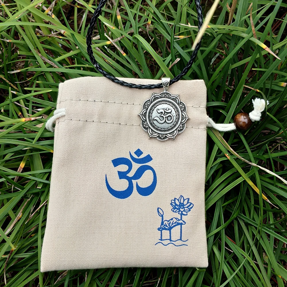 LANGHONG 1pcs Tibet Mandala Necklace Tibet Spiritual Necklace Geometry amulet Religious jewelry
LANGHONG 1pcs Tibet Mandala Necklace Tibet Spiritual Necklace Geometry amulet Religious jewelry