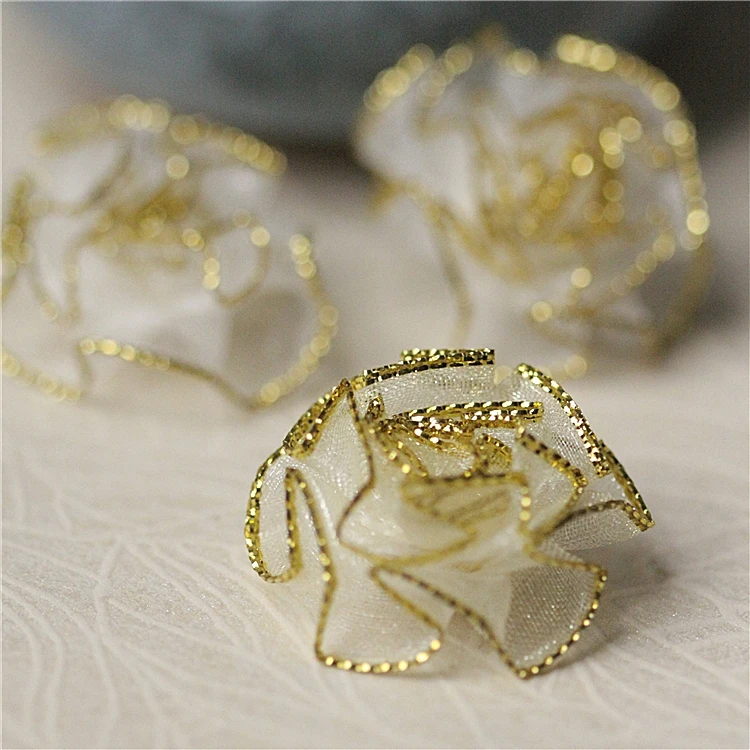 30PCS/Lot Gold wires snow yarn pleated small flowers applique DIY handmade lace patch wedding dress garment accessories
30PCS/Lot Gold wires snow yarn pleated small flowers applique DIY handmade lace patch wedding dress garment accessories