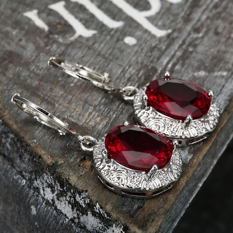 Luxury Silver Color Carving Dangle Earrings Circle Red/Blue Zirconia Stone Earrings for Women Jewelry Party Accessories H3E431
Luxury Silver Color Carving Dangle Earrings Circle Red/Blue Zirconia Stone Earrings for Women Jewelry Party Accessories H3E431