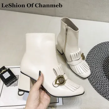 2020 genuine leather ankle boots woman ladies tassel boots black white metal decoration thick heels zipper booties shoes fringe
2020 genuine leather ankle boots woman ladies tassel boots black white metal decoration thick heels zipper booties shoes fringe