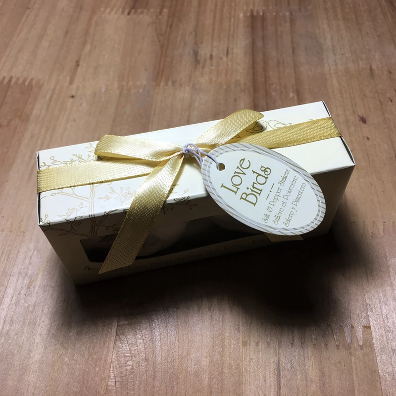 Fast Delivery "Lovebirds In The Window" Ceramic Salt And Pepper Shakers Wedding Favor Caster Of Creative Life (1set = 2pcs)
Fast Delivery "Lovebirds In The Window" Ceramic Salt And Pepper Shakers Wedding Favor Caster Of Creative Life (1set = 2pcs)
