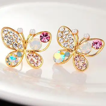 B177 Korean high-end jewelry wholesale and Pearl butterfly hollow colored crystal stud
B177 Korean high-end jewelry wholesale and Pearl butterfly hollow colored crystal stud