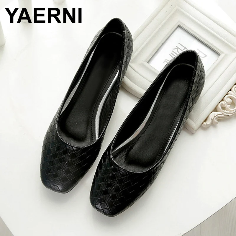 YAERNI Spring Autumn Women Fashion Anti-slip Ballet Flats Soft Shoes Women Square Head Flat Heal Shoes Casual Soft Wear 34-43
YAERNI Spring Autumn Women Fashion Anti-slip Ballet Flats Soft Shoes Women Square Head Flat Heal Shoes Casual Soft Wear 34-43