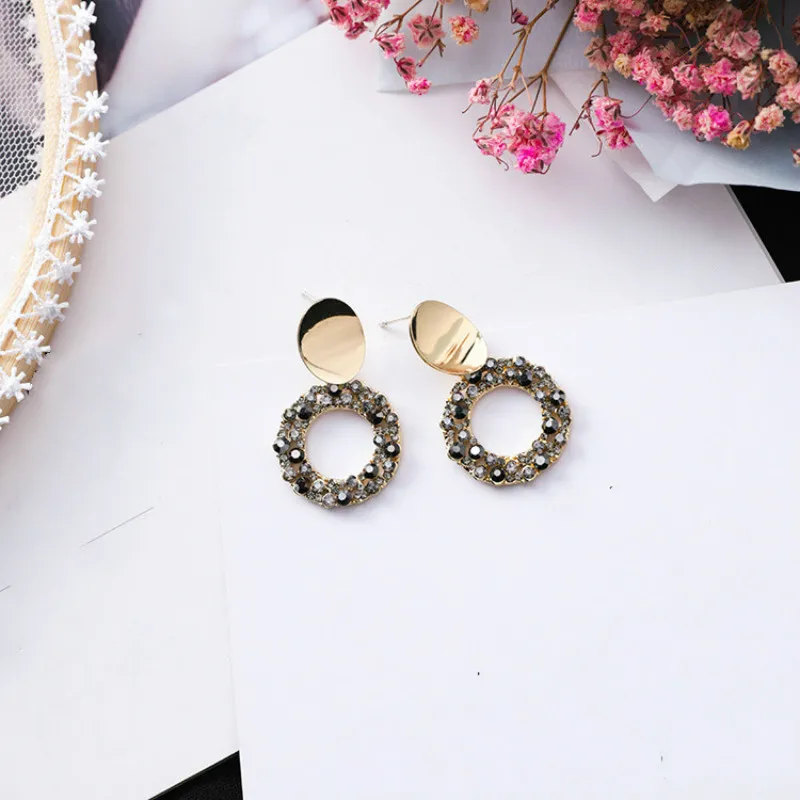 Classic Round Women Stud Earrings Individual Geometric Elliptical Disc Metal Earrings Fashion Jewelry Womens Accessories
Classic Round Women Stud Earrings Individual Geometric Elliptical Disc Metal Earrings Fashion Jewelry Womens Accessories