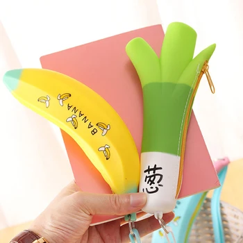 500pcs/lot Women Small Wallet Girl Jewelry Purse Children Novelty Silicone Coin Purse Banana Zipper Bag Pencil Case
500pcs/lot Women Small Wallet Girl Jewelry Purse Children Novelty Silicone Coin Purse Banana Zipper Bag Pencil Case
