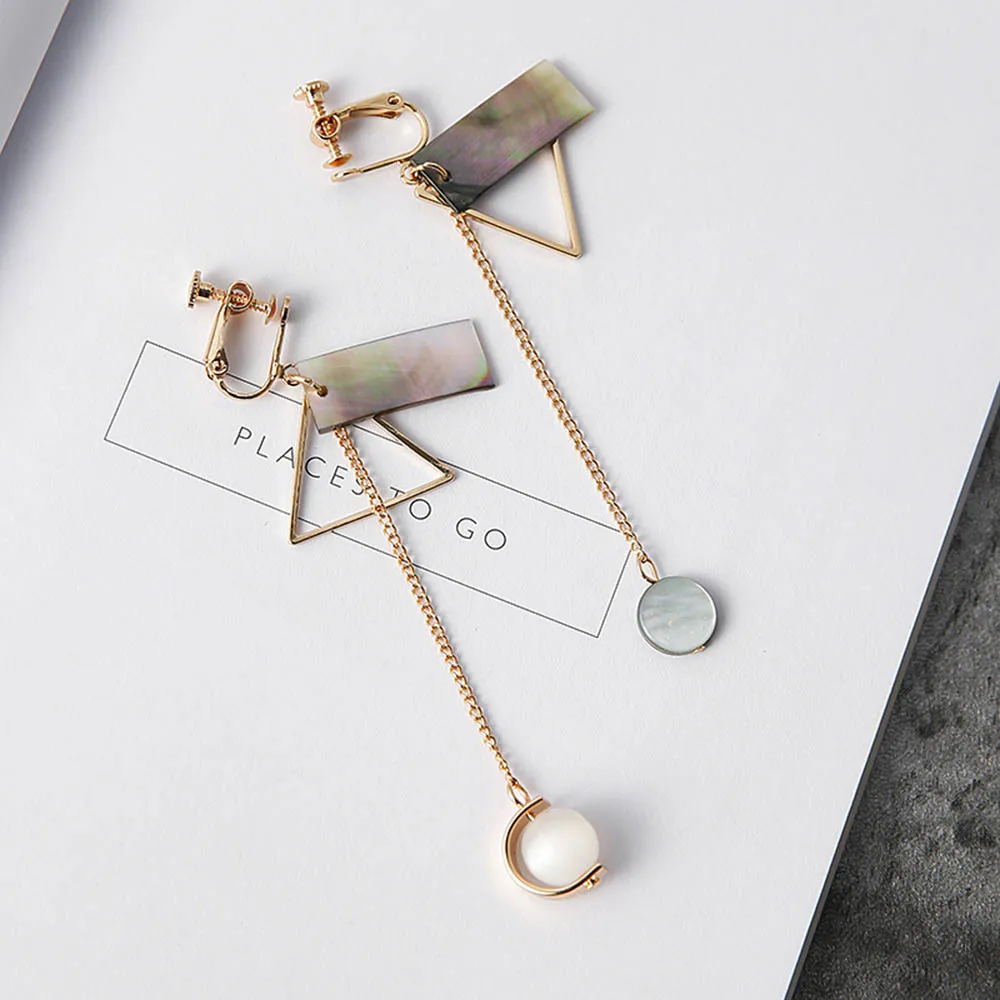 2018 Korean Fashion Elegance triangle Clip On Earrings Asymmetric Shell Long Earring Without Pierced boucle d'oreille femme
2018 Korean Fashion Elegance triangle Clip On Earrings Asymmetric Shell Long Earring Without Pierced boucle d'oreille femme
