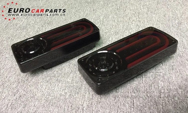 w463 tail light 1