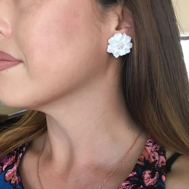 Tocona 3 colors Fashion White Flower Stud Earring for Women Imitation pearls Florals Charm Earrings Jewelry Gift Brincos 5962
Tocona 3 colors Fashion White Flower Stud Earring for Women Imitation pearls Florals Charm Earrings Jewelry Gift Brincos 5962