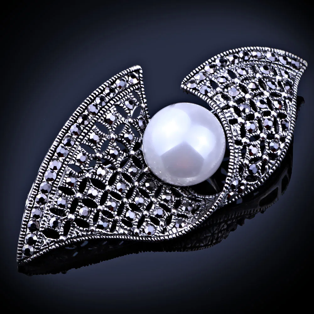 Black Gun Plated Imitated Pearl leaf Pins and Brooches Vintage Rhinestone Brooch for Women
Black Gun Plated Imitated Pearl leaf Pins and Brooches Vintage Rhinestone Brooch for Women