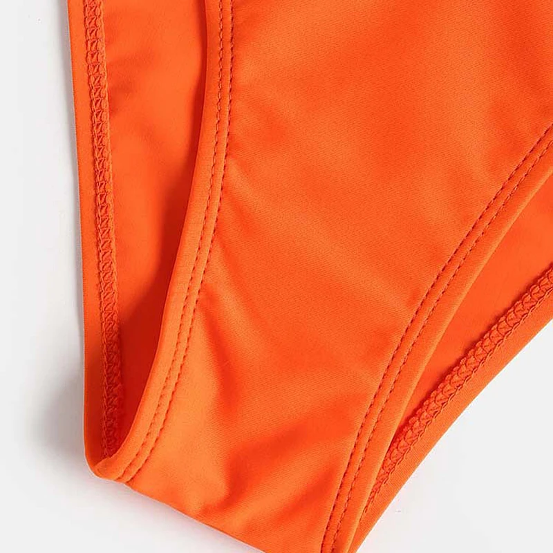 8715768296_1970005535