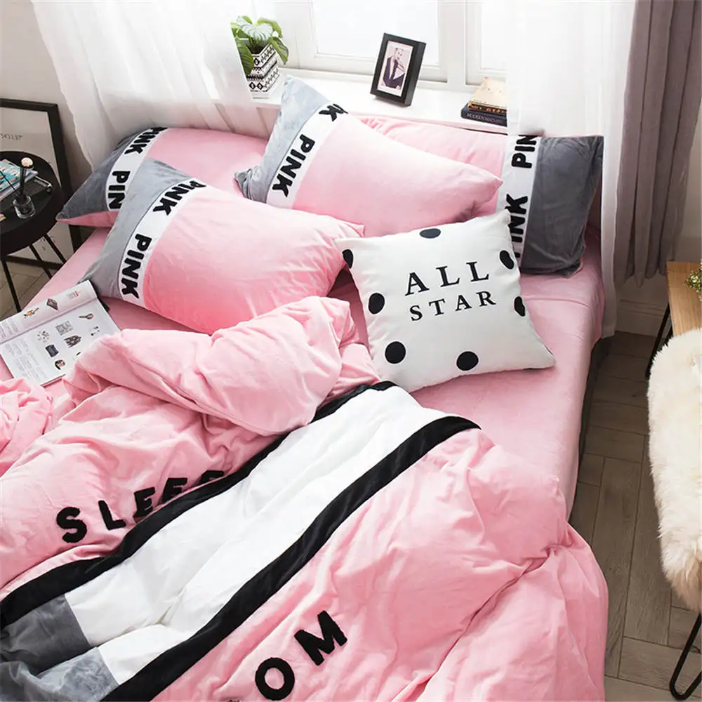 4 pcs Letter Splicing Bedding Set For Home Family Hotel Comfortable Ventilation Bedset Geometric Princess Quality Beding Set
4 pcs Letter Splicing Bedding Set For Home Family Hotel Comfortable Ventilation Bedset Geometric Princess Quality Beding Set