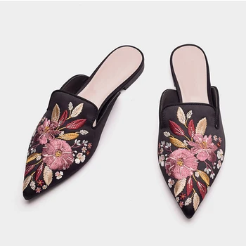 Vogue Flower Embroider Women Mules Pointed Toe Floral Women Flats Shoes Luxury Wedding Shoes Women Valentine Shoes SWA0077
Vogue Flower Embroider Women Mules Pointed Toe Floral Women Flats Shoes Luxury Wedding Shoes Women Valentine Shoes SWA0077