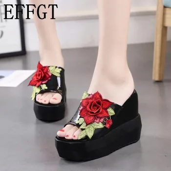 EFFGT Women S Summer Embroidery Flowers casual women Shoes Wedges Fish Mouth Gladiator Sandals Thick Bottom Slippers 
EFFGT Women S Summer Embroidery Flowers casual women Shoes Wedges Fish Mouth Gladiator Sandals Thick Bottom Slippers