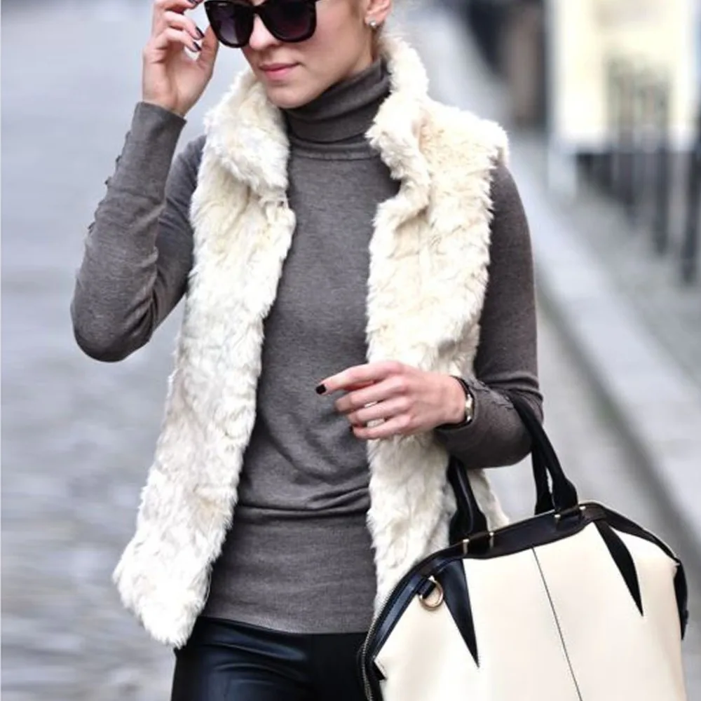 Lanshifei New Style Imitation Fur Sleeveless Coat Women's Fox Fur Waistcoat Woman Natural Teddy Gilet High Quality Faux Fur Vest
Lanshifei New Style Imitation Fur Sleeveless Coat Women's Fox Fur Waistcoat Woman Natural Teddy Gilet High Quality Faux Fur Vest
