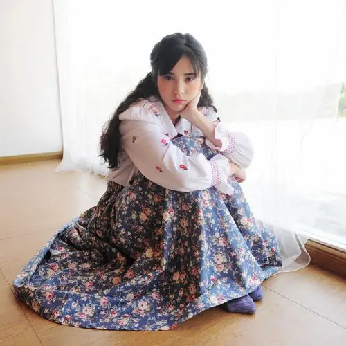 LYNETTE'S CHINOISERIE Autumn Summer New Original Design Women Cotton Vintage Rustic Floral Print Pleated Skirt Detachable Lining
LYNETTE'S CHINOISERIE Autumn Summer New Original Design Women Cotton Vintage Rustic Floral Print Pleated Skirt Detachable Lining